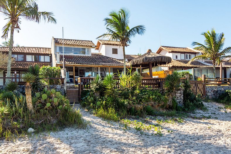 GB50 - Linda casa com 5 suítes pé na areia em Geribá