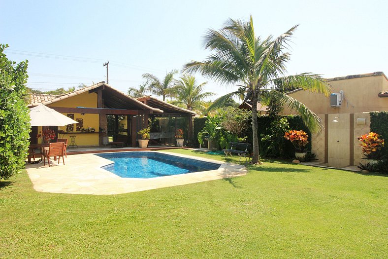 MG61 - Linda casa em condomínio pé na areia