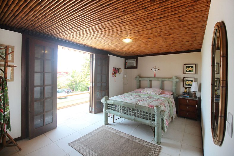 MG61 - Linda casa em condomínio pé na areia